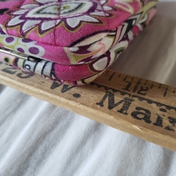 Vera Bradley Very Berry Paisley‎ hard Wallet - Picture 8 of 11